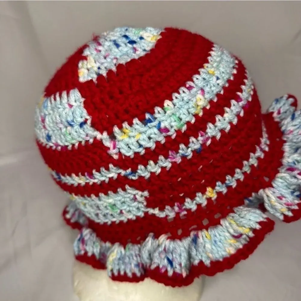 Beautiful Crochet Bucket Hat with Ruffles